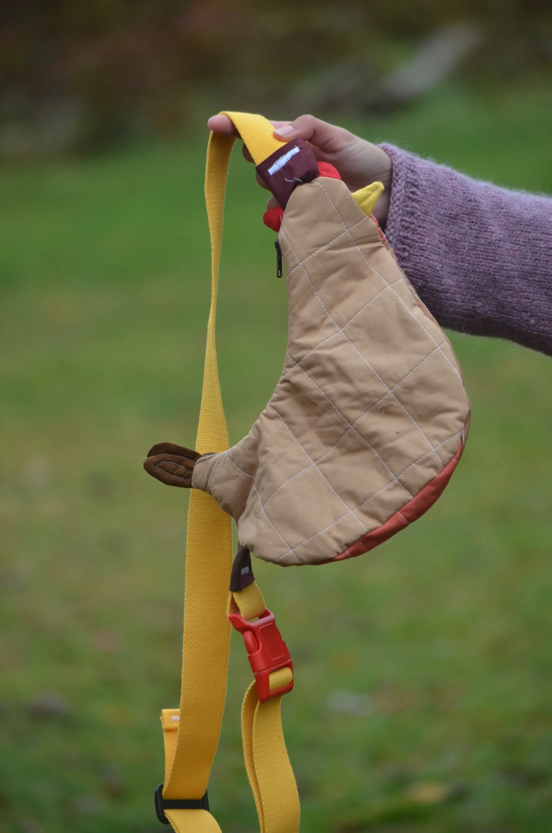 Pre-Order | Handcrafted-Fly Away Crossbody Bird Bag - Chicken