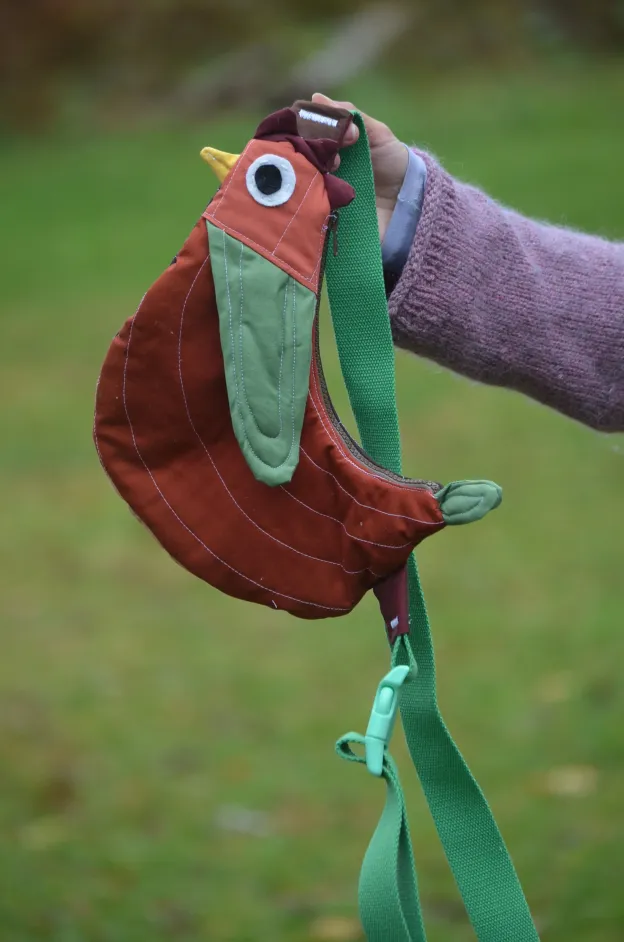 Pre-Order | Handcrafted-Fly Away Crossbody Bird Bag - Chicken