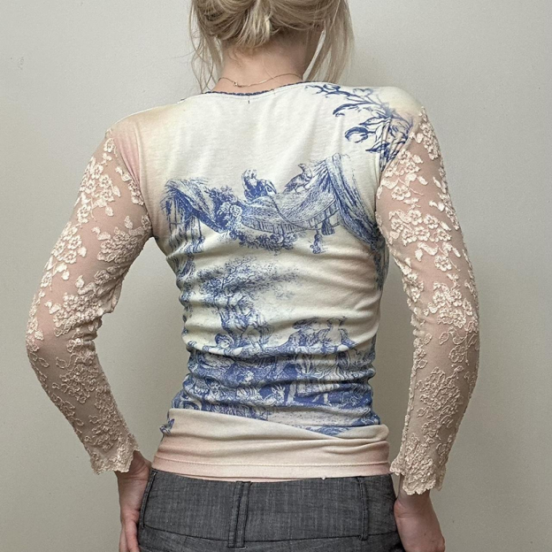 Printed long-sleeved top