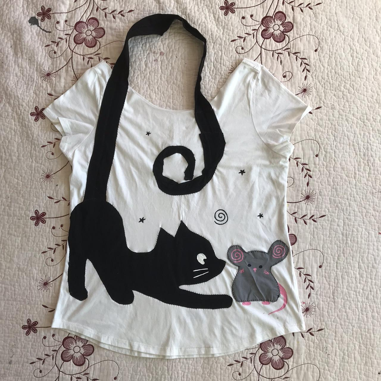 Women's white and black T-shirt