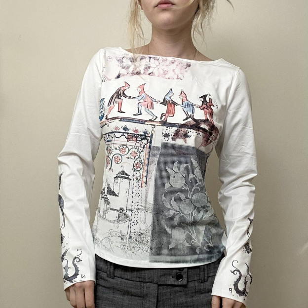 Printed long-sleeved top