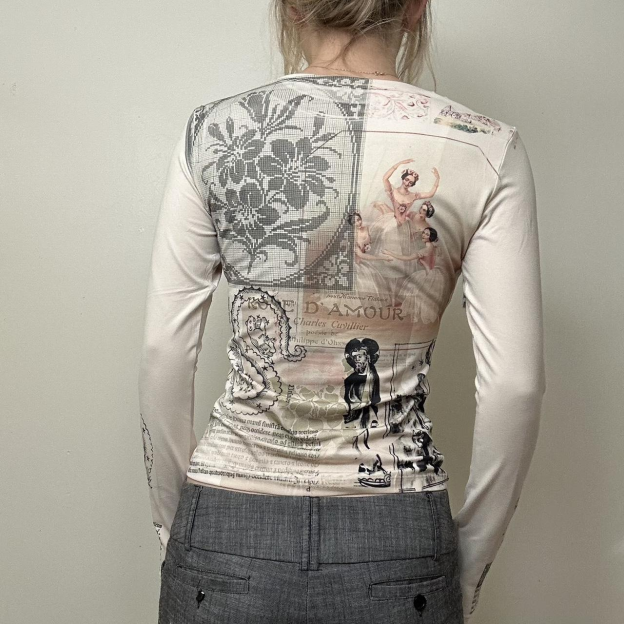 Printed long-sleeved top