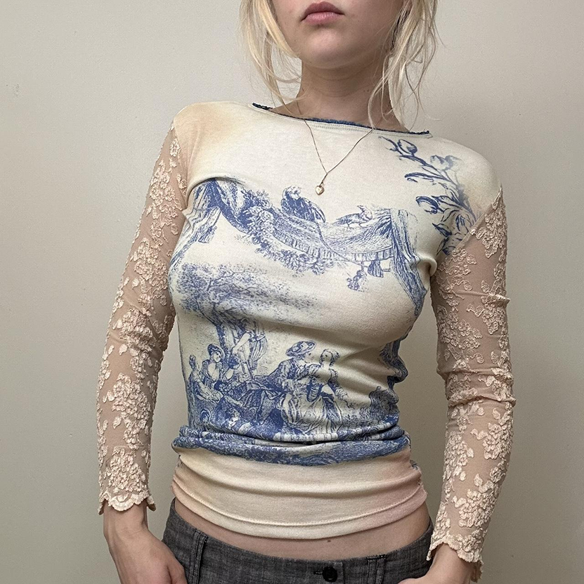Printed long-sleeved top
