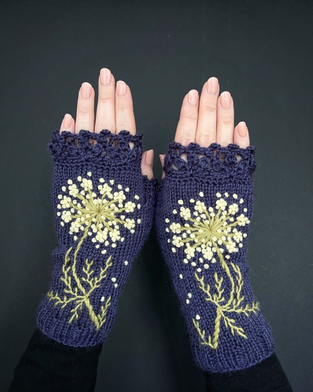 Embroidered Violet Fingerless Gloves: Knitted Wool Blend, Floral Design
