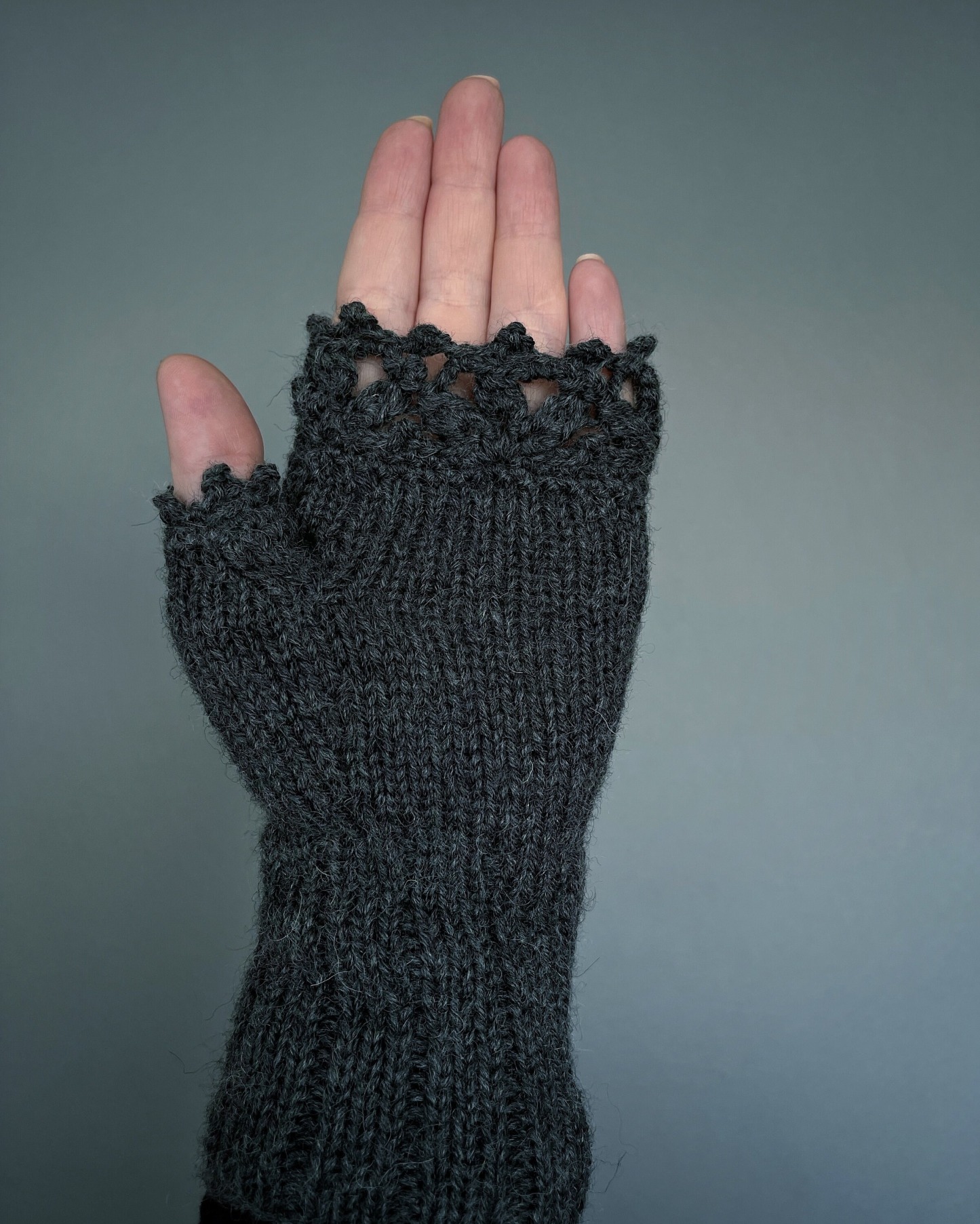 Embroidered Fingerless Gloves: Gray Knitted Mittens with Flowers