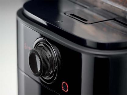 Moudre et infuser, machine à café filtre