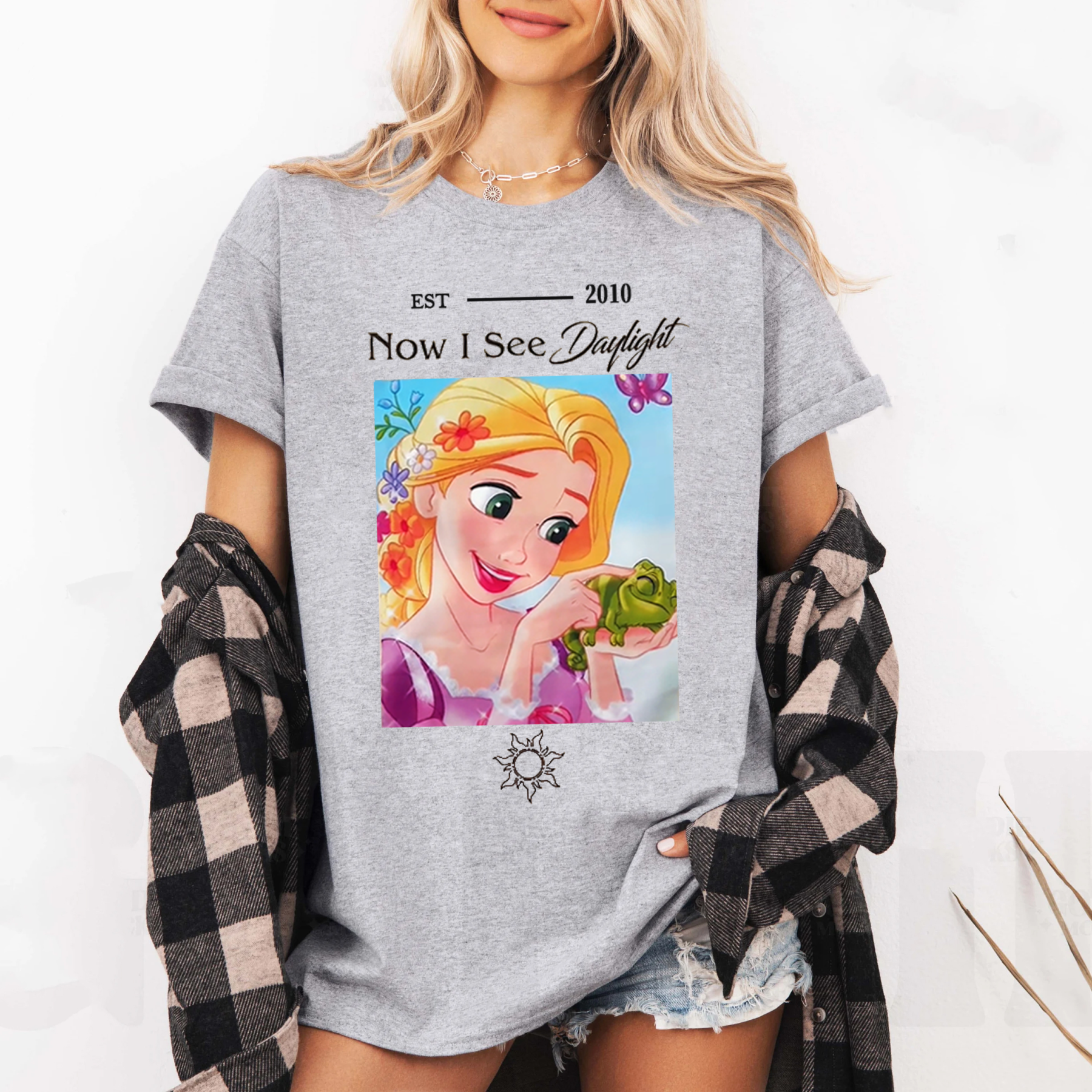 NOW I SEE DAYLIGHT - RAPUNZEL Unisex T-Shirt