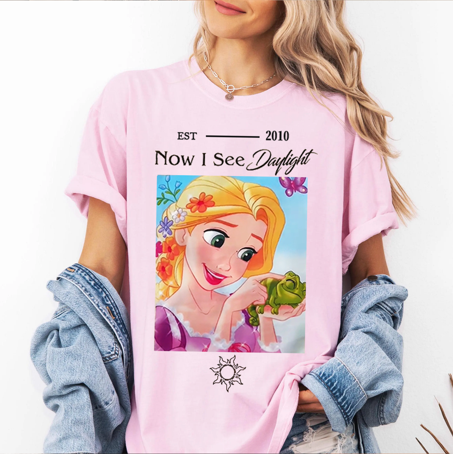 NOW I SEE DAYLIGHT - RAPUNZEL Unisex T-Shirt