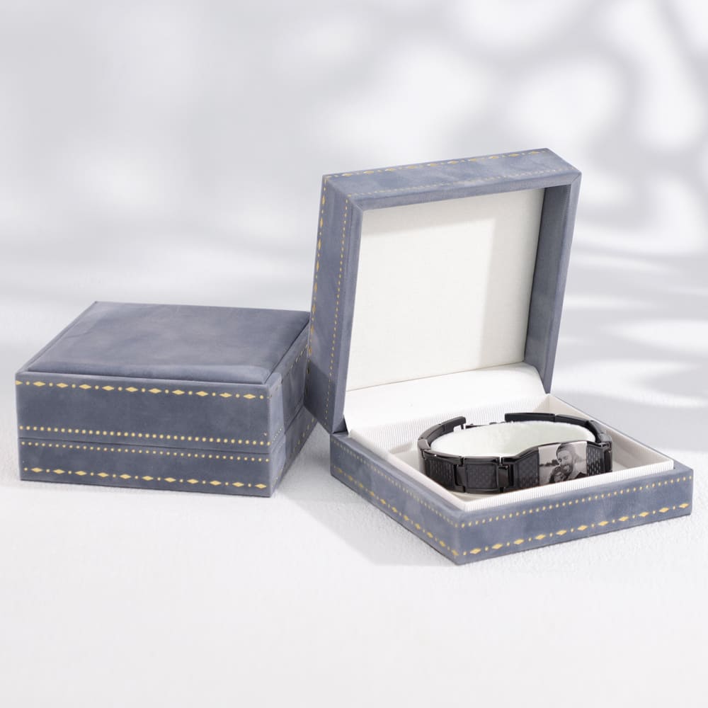 Italian velvet bracelet box