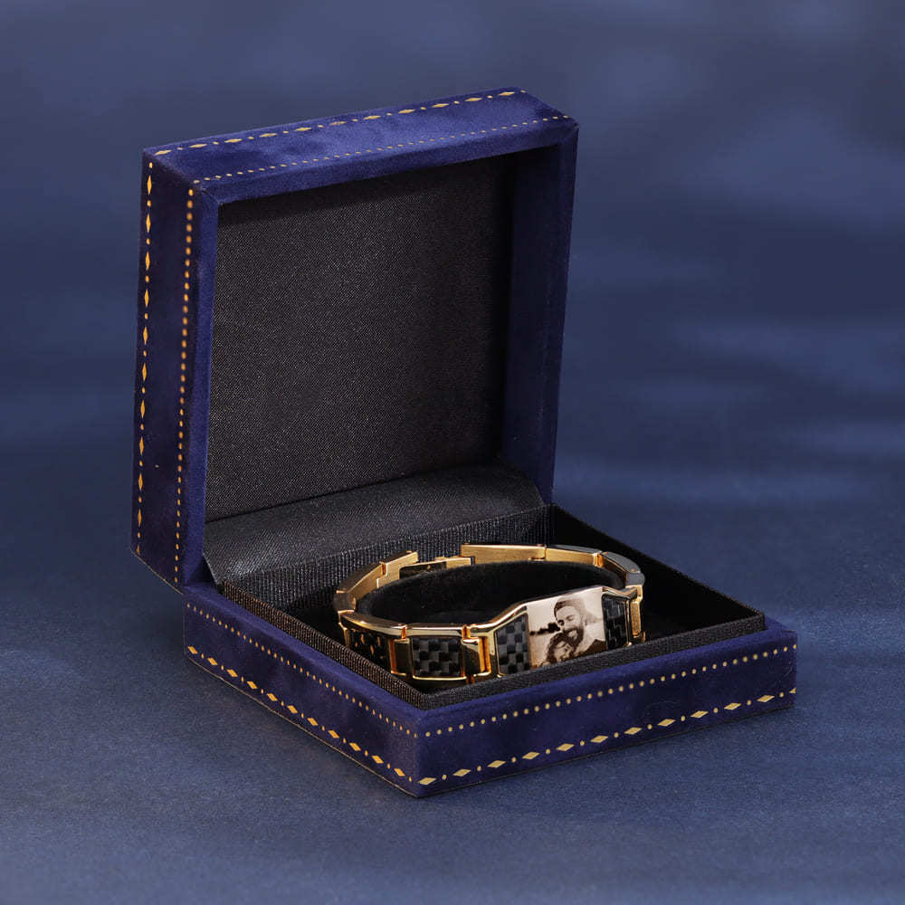 Italian velvet bracelet box