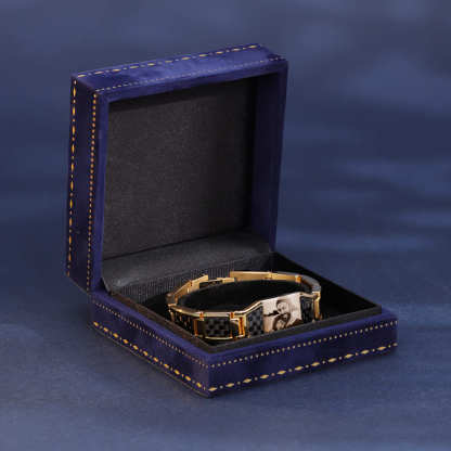 Italian velvet bracelet box