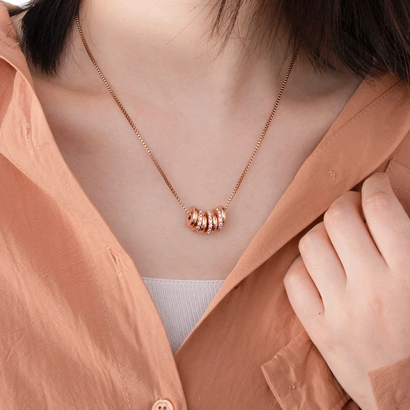 Diamond Family Engraved Pendant Personalized 2-8 Names Necklace