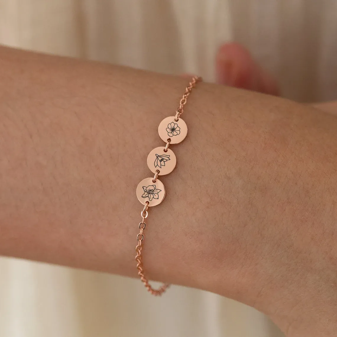 Mom's Gift Birth Flower Bracelet - No Rain No Flowers - Let Her Heart Swell With Pride.