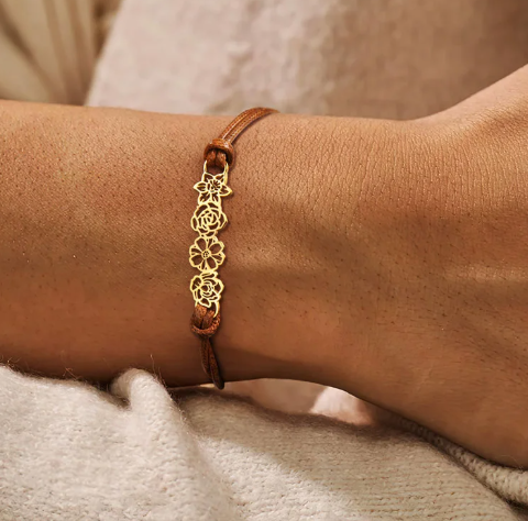  Mom's Gift Personalized Birth Flower Bracelet - No Rain No Flowers - Let Her Feel Proud