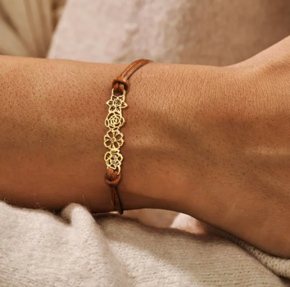  Mom's Gift Personalized Birth Flower Bracelet - No Rain No Flowers - Let Her Feel Proud