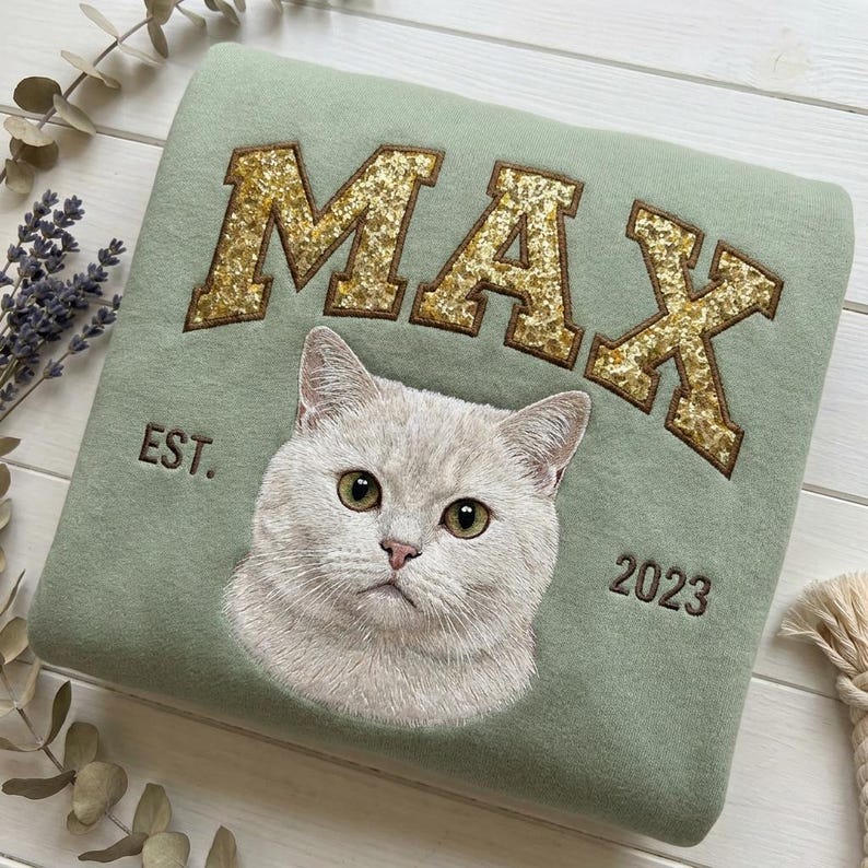 Glitter Custom Dog Face Embroidered Sweatshirt, Personalized Pet Crewneck Hoodie, Embroidered Cat Crewneck, Gift for Dog Mom 