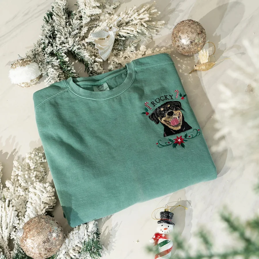 Custom Embroidered Pet Portrait Vintage Sweatshirt T-Shirt, Christmas Pet Sweathsirt