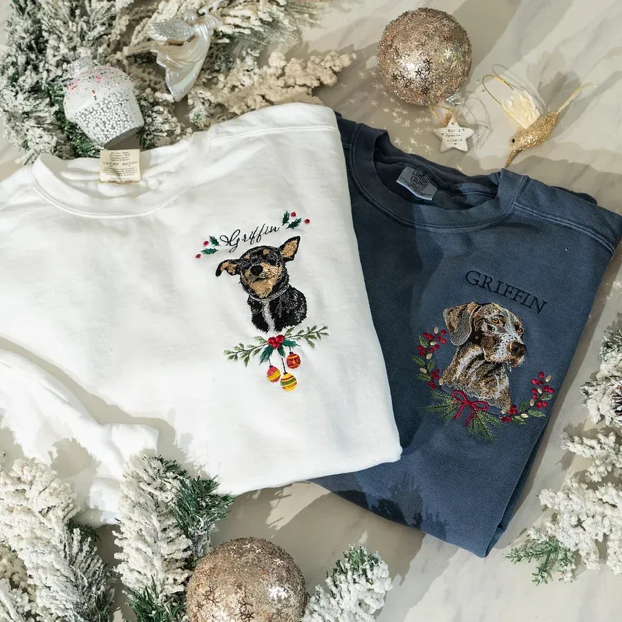 Custom Embroidered Pet Portrait Vintage Sweatshirt T-Shirt, Christmas Pet Sweathsirt