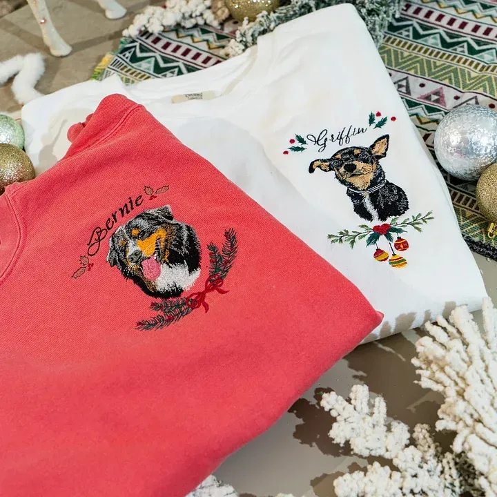 Custom Embroidered Pet Portrait Vintage Sweatshirt T-Shirt, Christmas Pet Sweathsirt