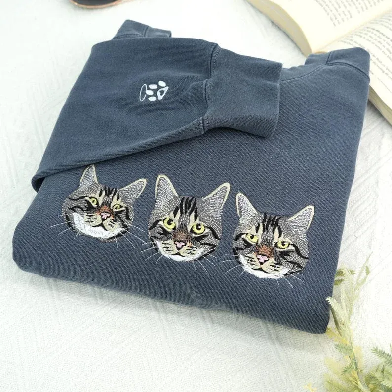 Custom Cat Portrait Embroidered Vintage Wash Sweatshirt T-Shirt