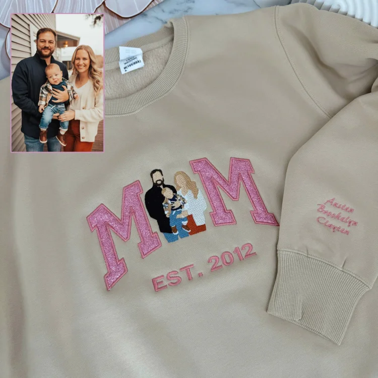 Personalized MOM Embroidered Family Photo Glitter T-shirt Sweatshirt