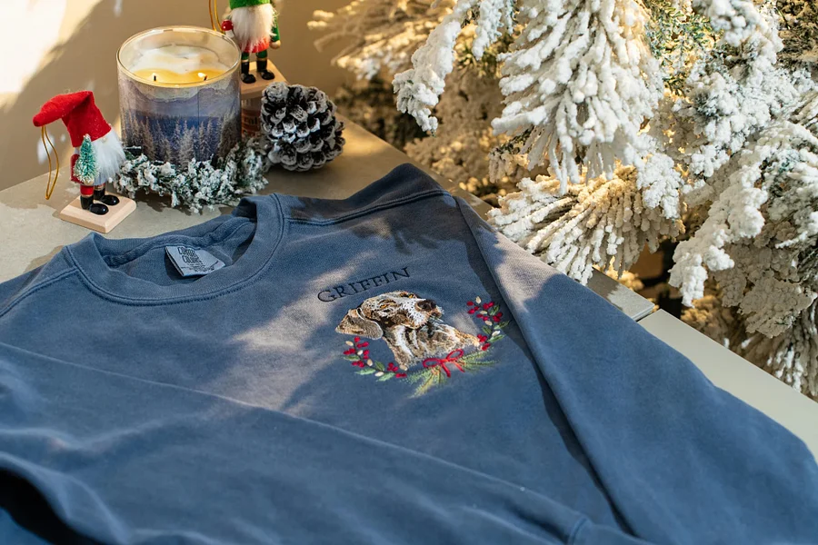 Custom Embroidered Pet Portrait Vintage Sweatshirt T-Shirt, Christmas Pet Sweathsirt