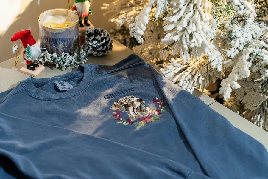 Custom Embroidered Pet Portrait Vintage Sweatshirt T-Shirt, Christmas Pet Sweathsirt