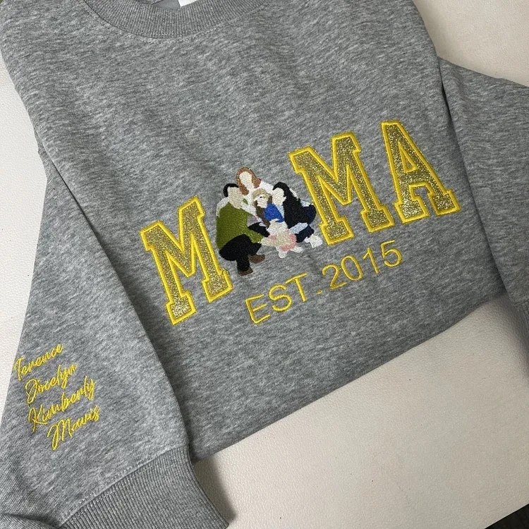Personalized MOM Embroidered Family Photo Glitter T-shirt Sweatshirt