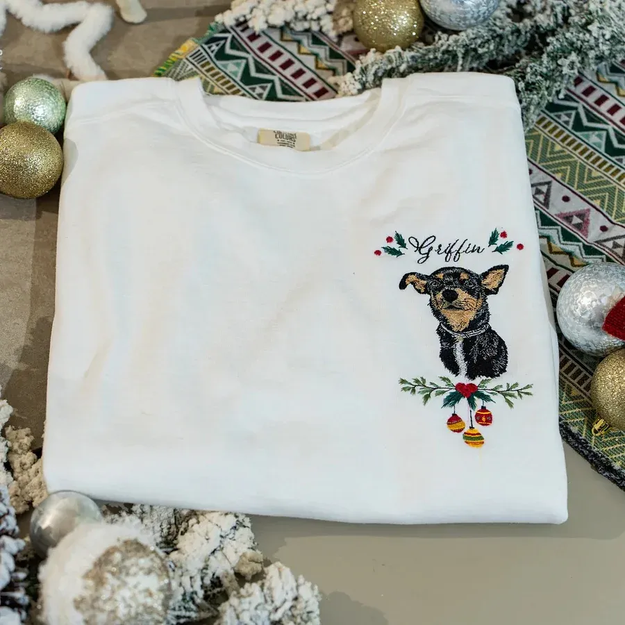 Custom Embroidered Pet Portrait Vintage Sweatshirt T-Shirt, Christmas Pet Sweathsirt