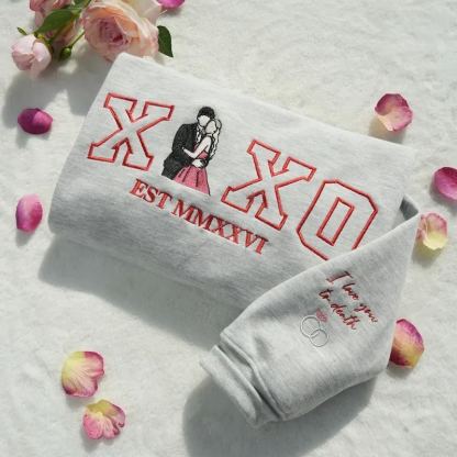 Forlovever Personalized Embroidered Photo Couple XOXO Sweats/Hoodie/T-shirt