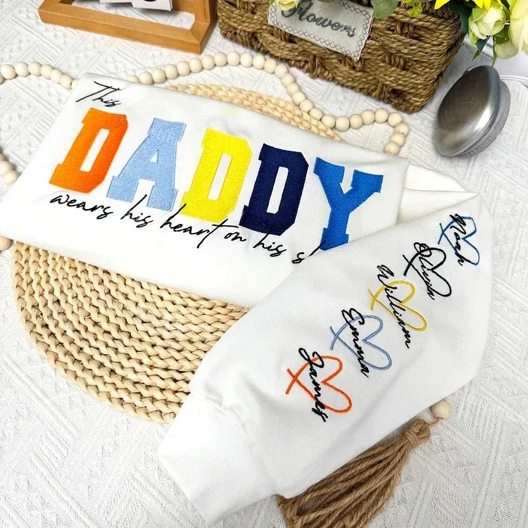 [Embroidery]Personalized Heart On Sleeve Embroidered Sweatshirt | A Thoughtful Gift For Mum & Grandma