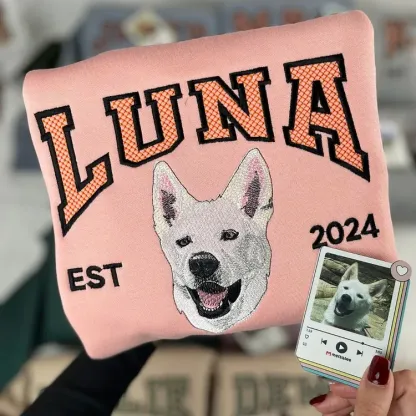 Custom Embroidered Pet Portrait T-Shirt – Personalized Dog or Cat Lover Gift – Pet Mom/Dad Sweatshirt