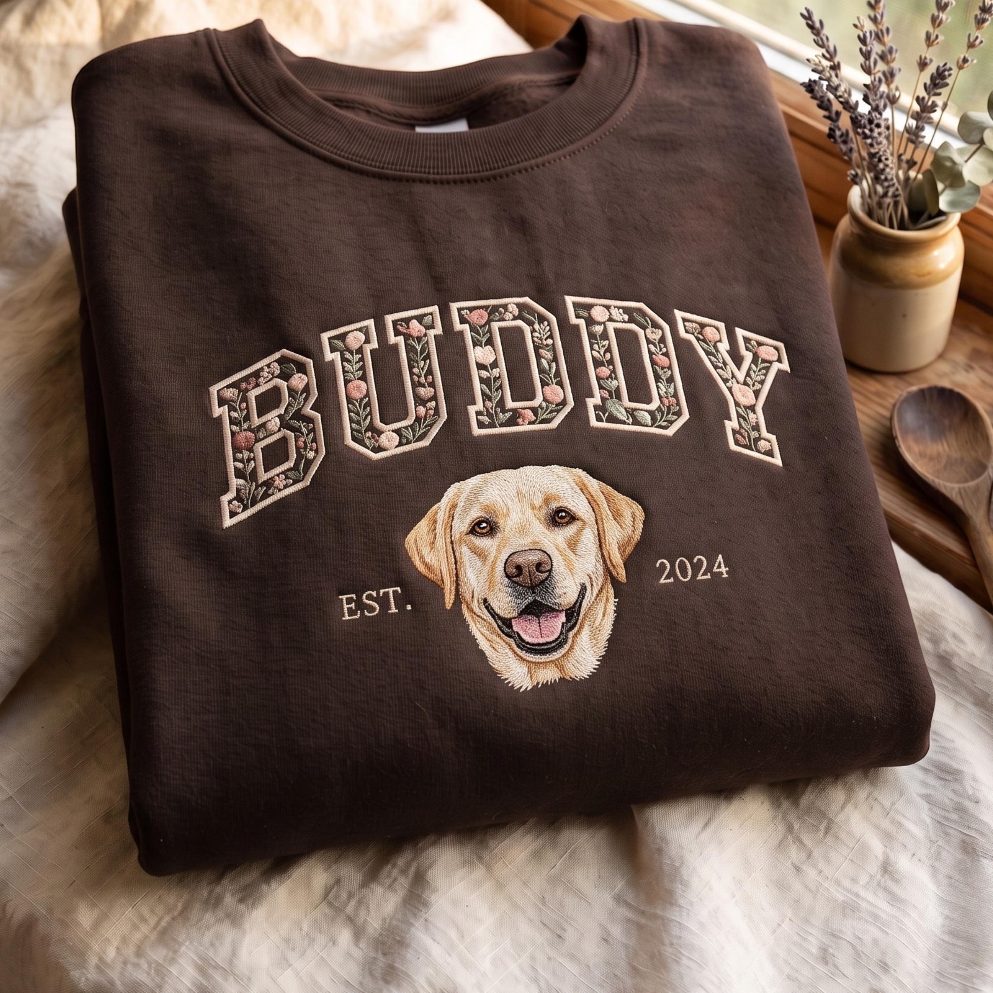 Custom Pet Portrait Embroidered Sweatshirt with Flower Design – Personalized Dog & Cat Crewneck