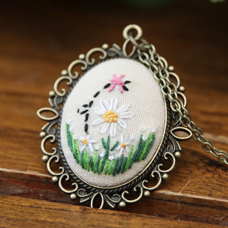 DIY Necklace - Daisy