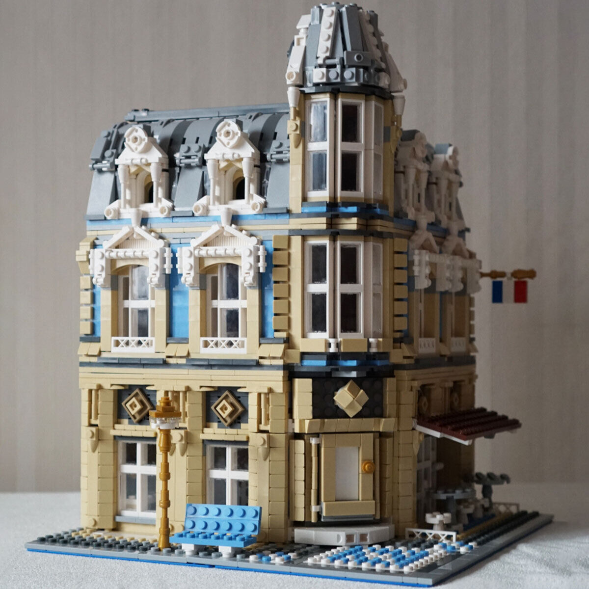C4279 Modular Building with Bakery, Museum and a Cafe Theme 3226 Parts-ZITIANYOUBUILD