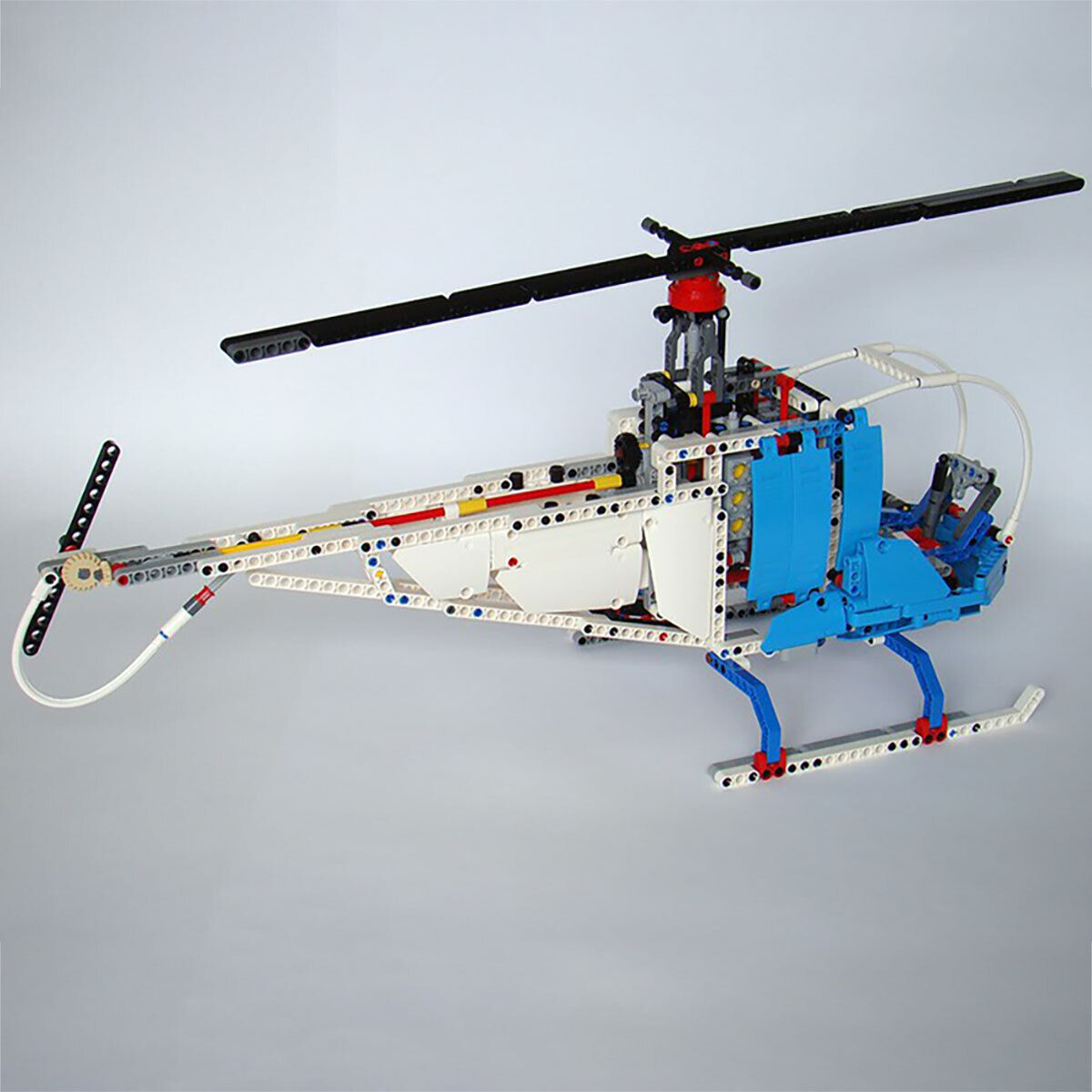 C4075 Helicopter with Spinning Rotors, Six-cylinder Fake Engine 768 Parts-ZITIANYOUBUILD