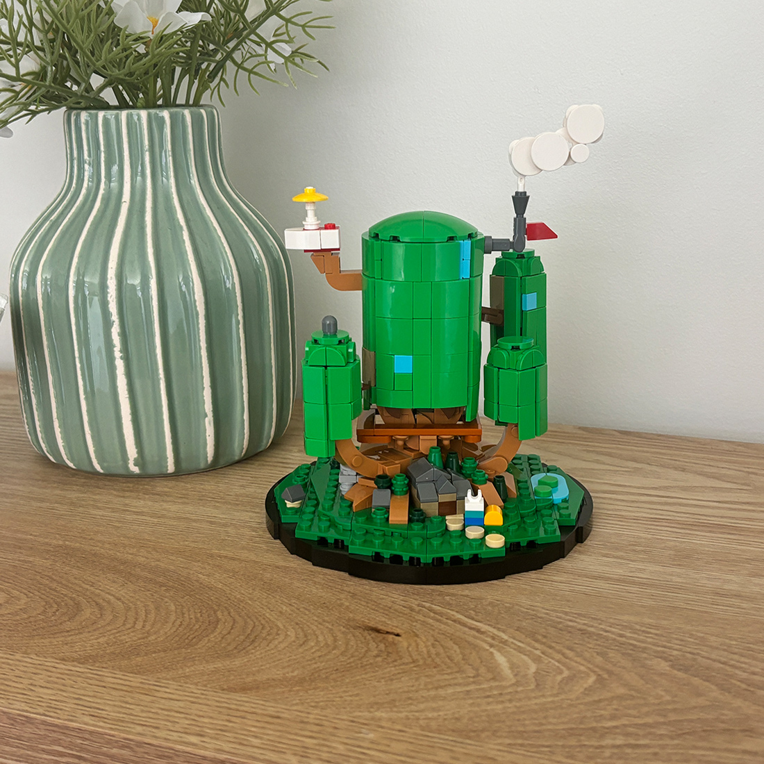 MOC-213147 Adventure Time The Treehouse Building Blocks Set (722PCS)