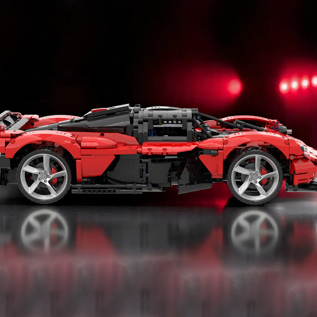 MOC-218984 1/8 Scale Super Car Building Blocks Set (3031PCS/Static Version/Red)