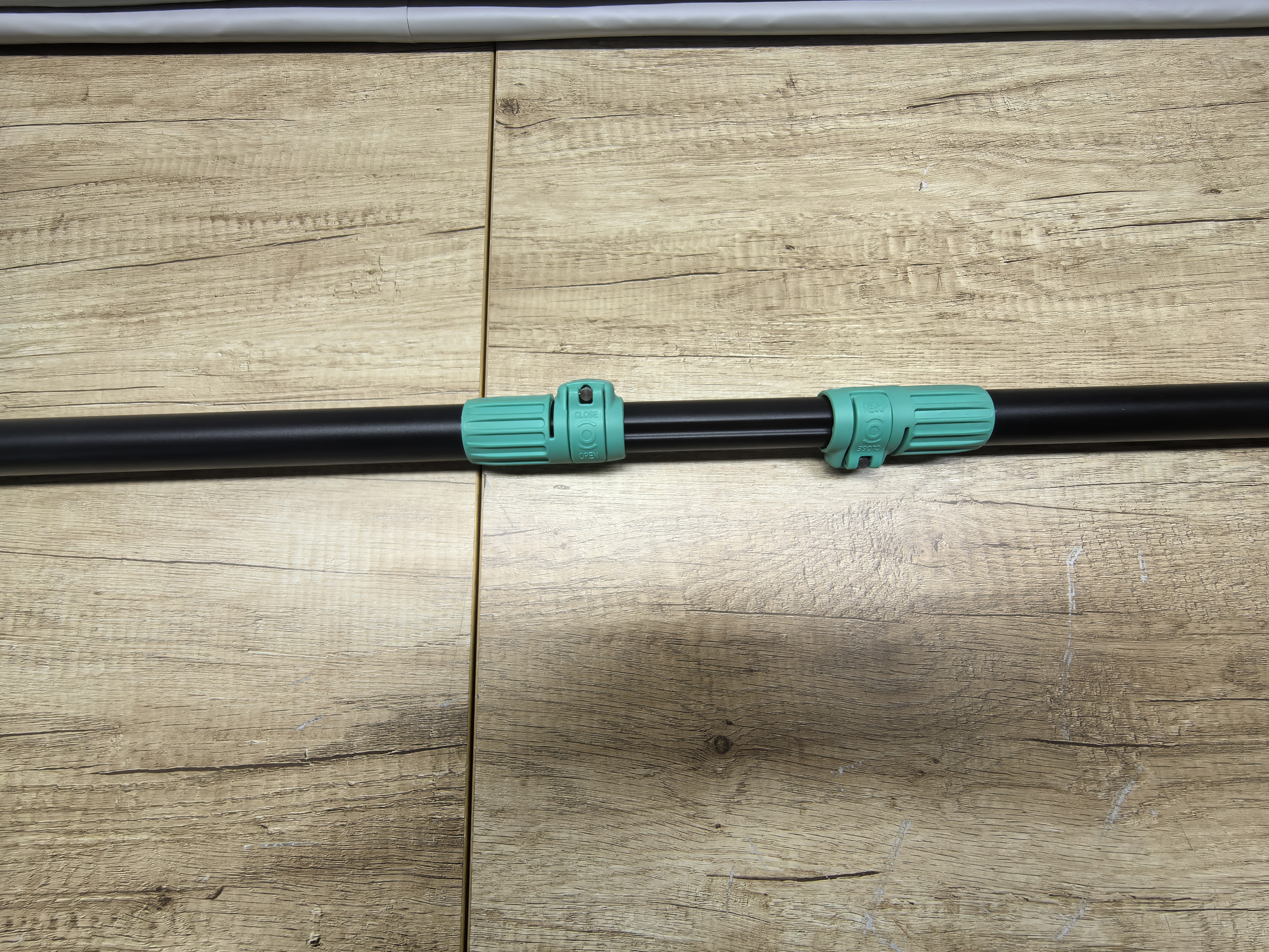 Play.do!Paddle paired with Airbag for tent, used for inflating roof top tent