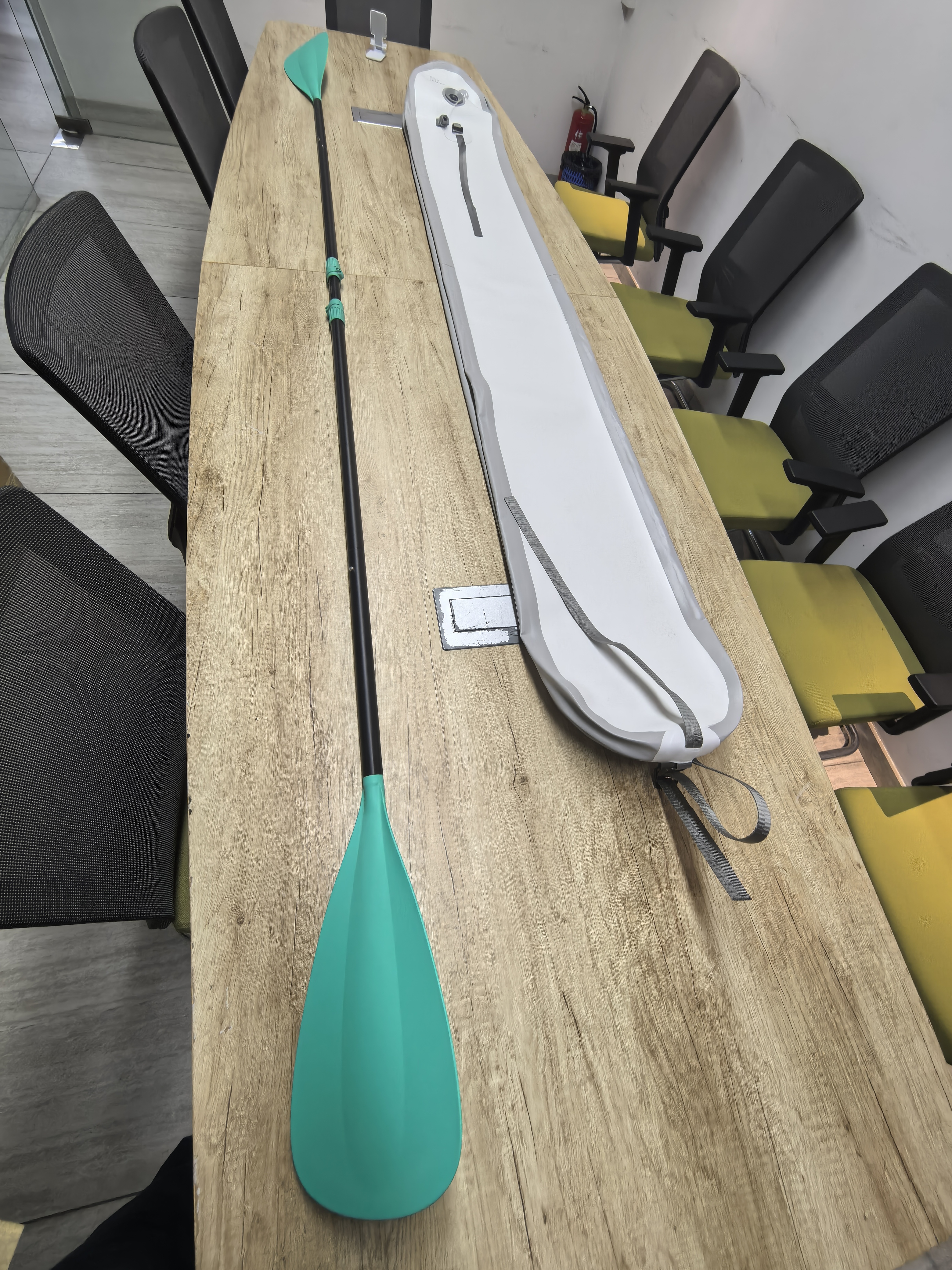 Play.do!Paddle paired with Airbag for tent, used for inflating roof top tent