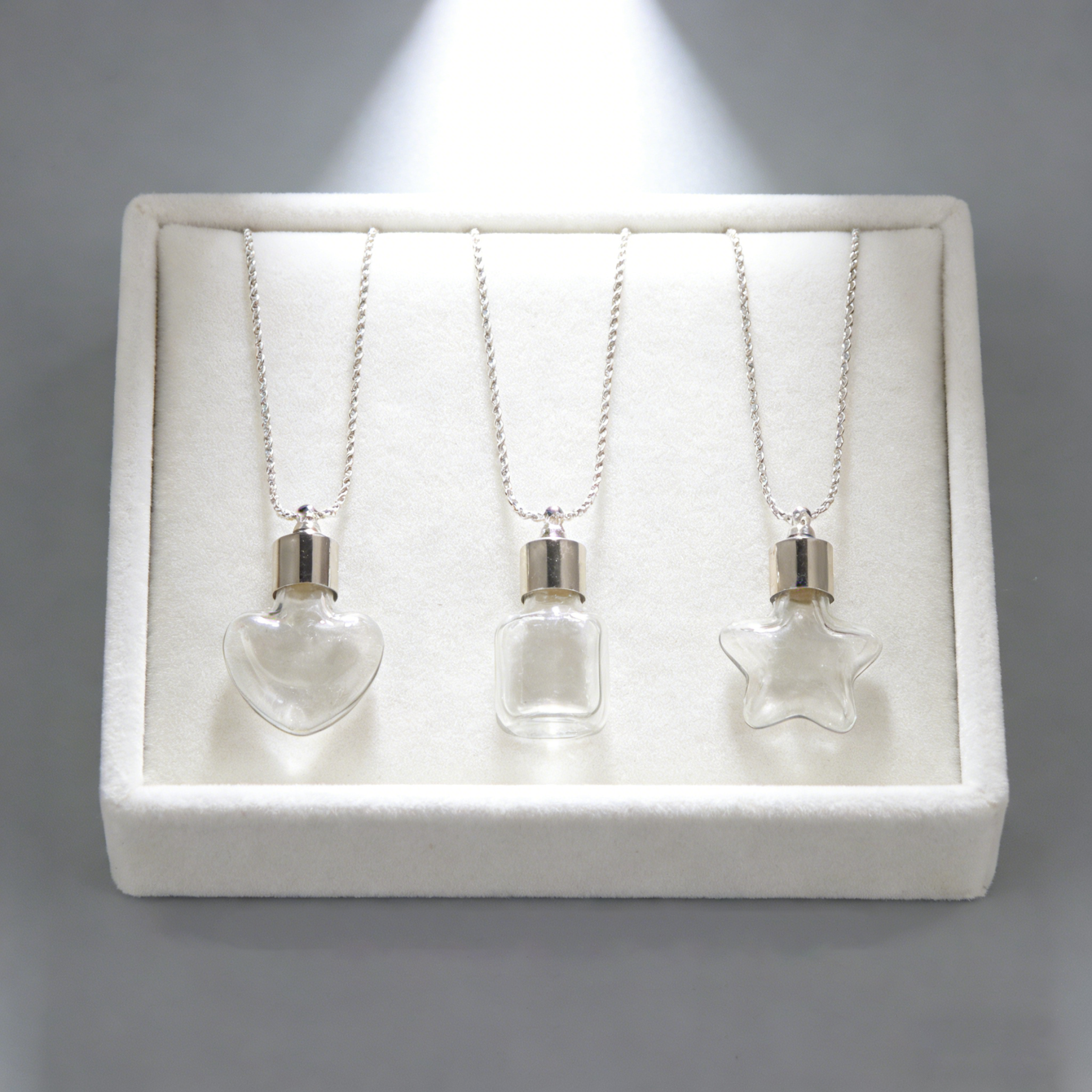 Openable bottle pendant