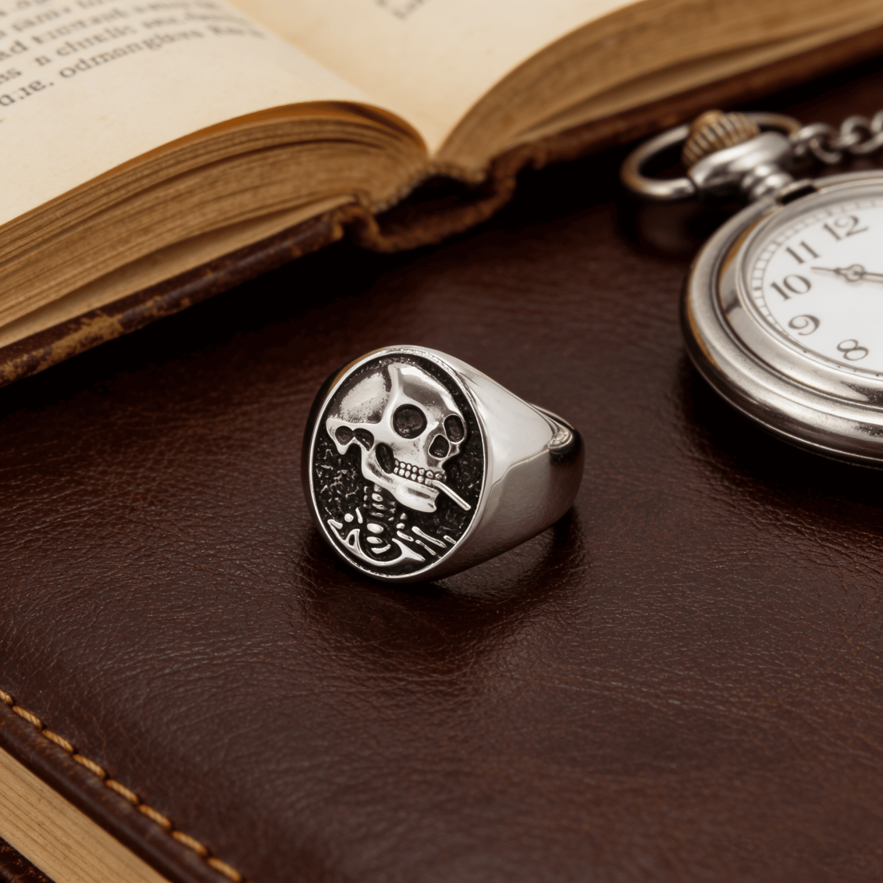 Vintage smoking skull ring