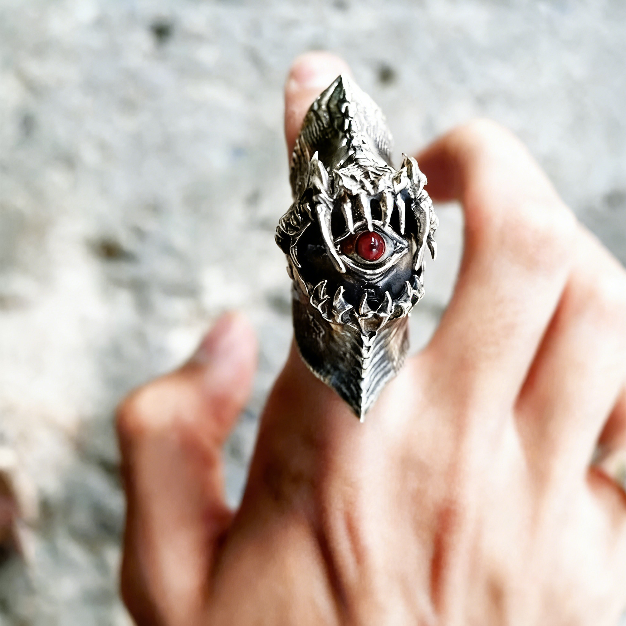 Eye Fang Armor Ring