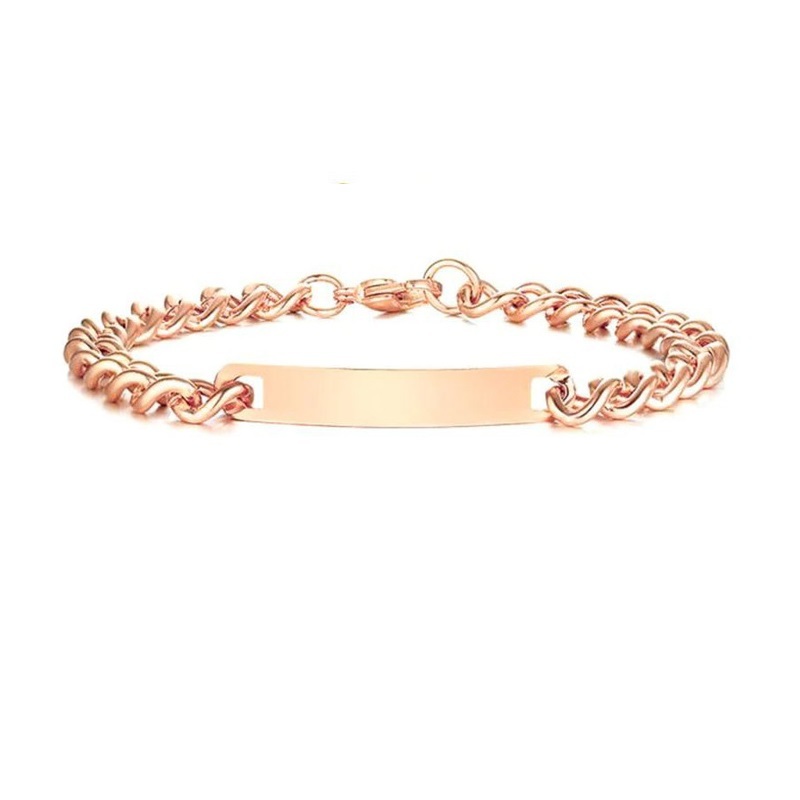 Customized nameplate bracelet