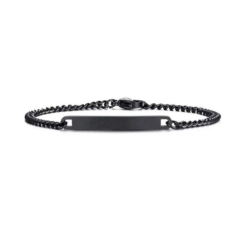 Customized nameplate bracelet
