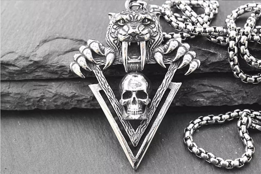 Sabretooth tiger, skull necklace