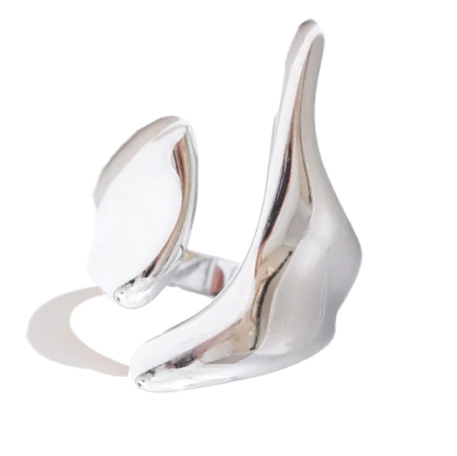 Irregularly shaped ring