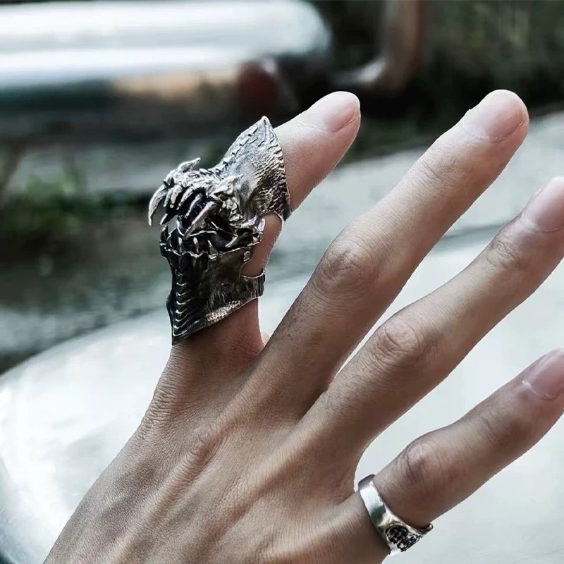 Eye Fang Armor Ring