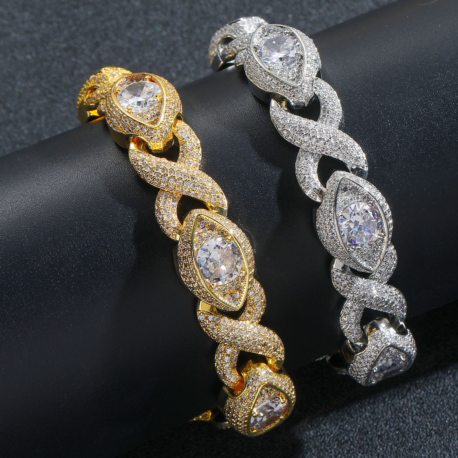 Infinity Eyes 8-shaped bracelet inlaid with zircon