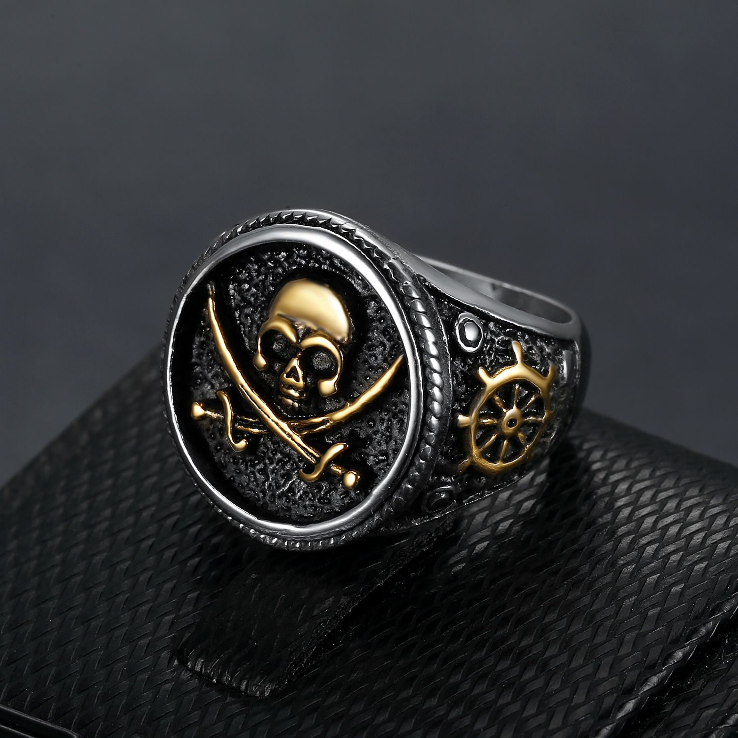 Pirates of the Caribbean Skull Signet Ring